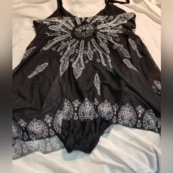 NWOT MESH HANDKERCHIEF HEM SWIM DRESS ADJUSTABLE KEY HOLE BUST XL - Picture 2 of 12